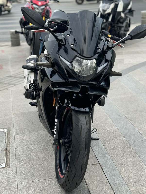 二手豪爵铃木GSX250R