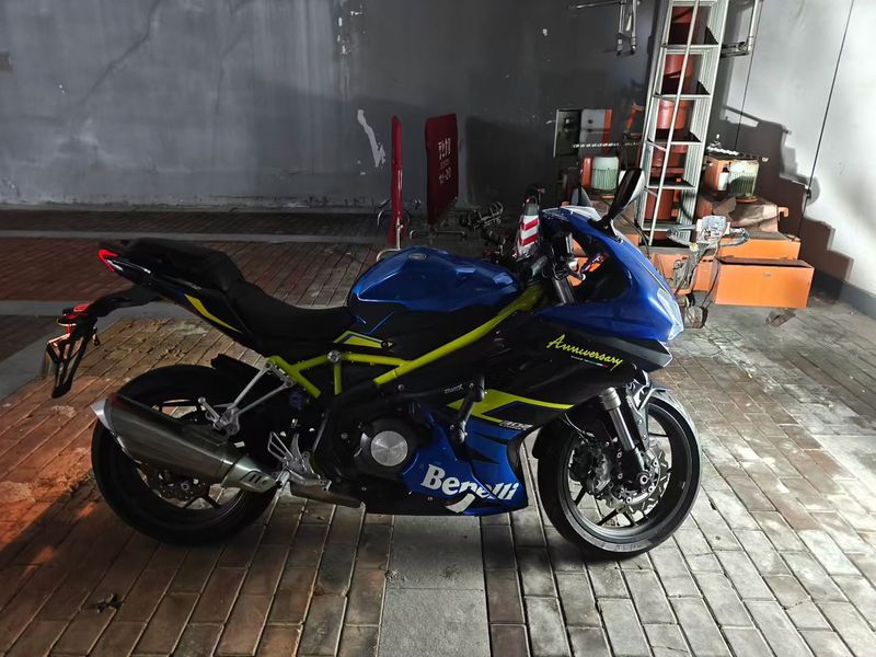 二手贝纳利龙卷风 Tornado 302R