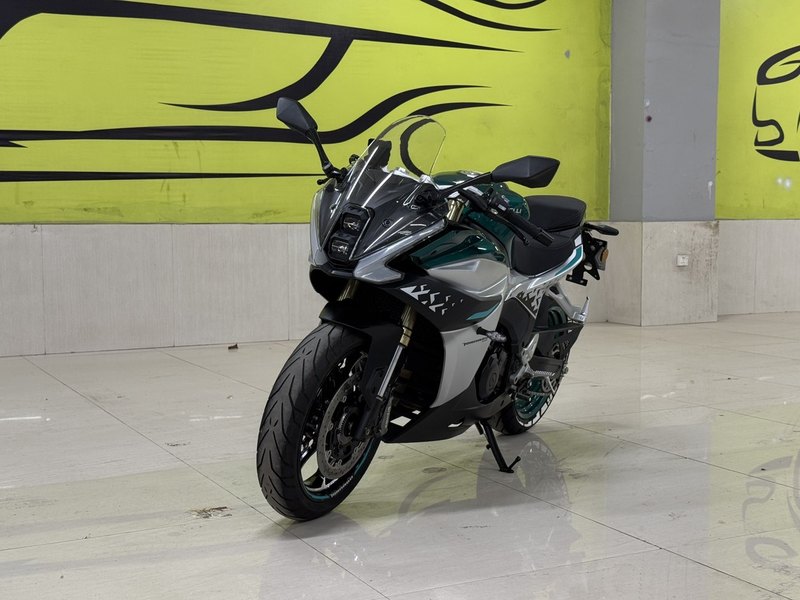 二手贝纳利龙卷风 Tornado 552R