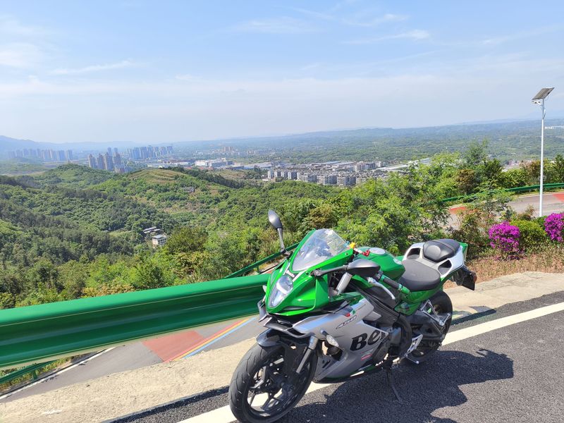 二手贝纳利龙卷风 Tornado 252R