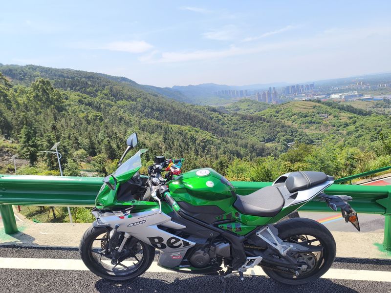 二手贝纳利龙卷风 Tornado 252R