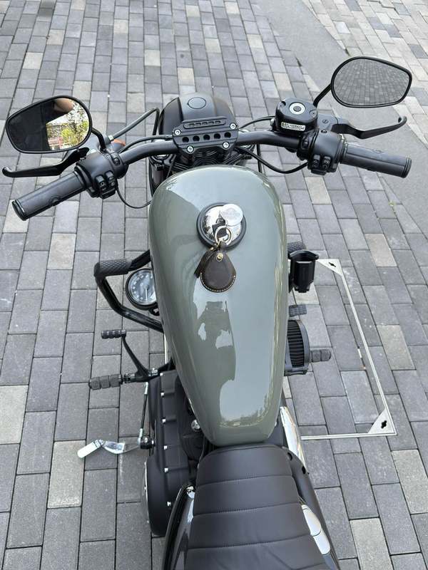 二手哈雷戴维森Iron883 硬汉