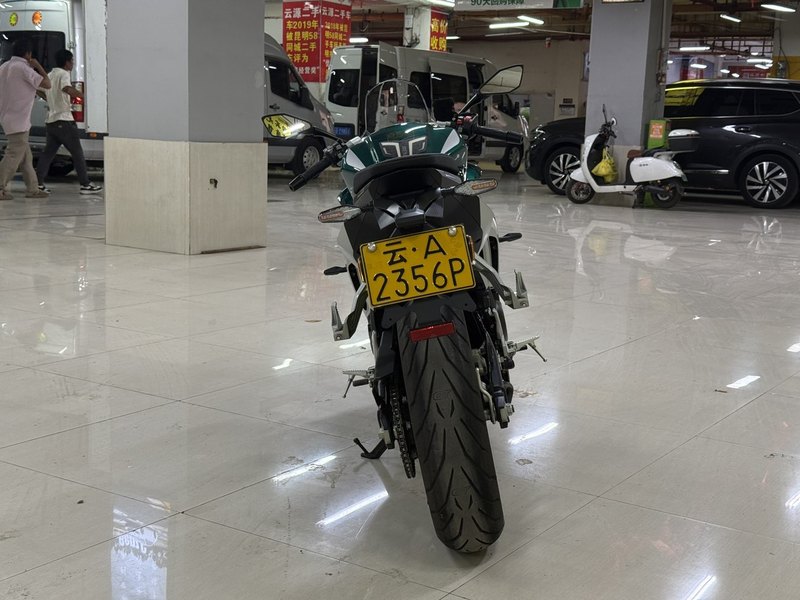 二手贝纳利龙卷风 Tornado 552R