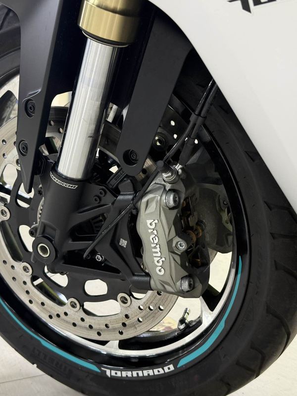 二手贝纳利龙卷风 Tornado 552R
