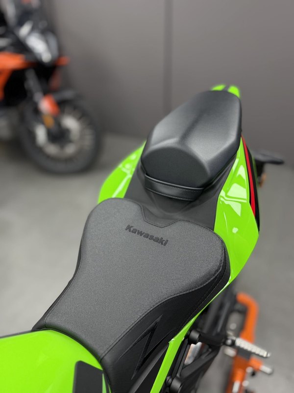 二手川崎ZX-4R