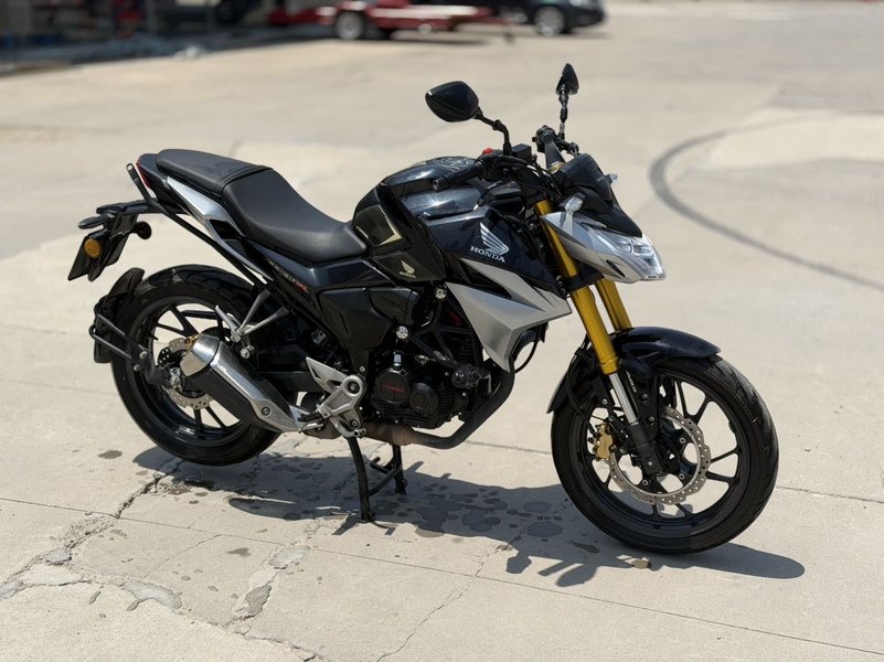 二手五羊本田CB190R 暴锋眼
