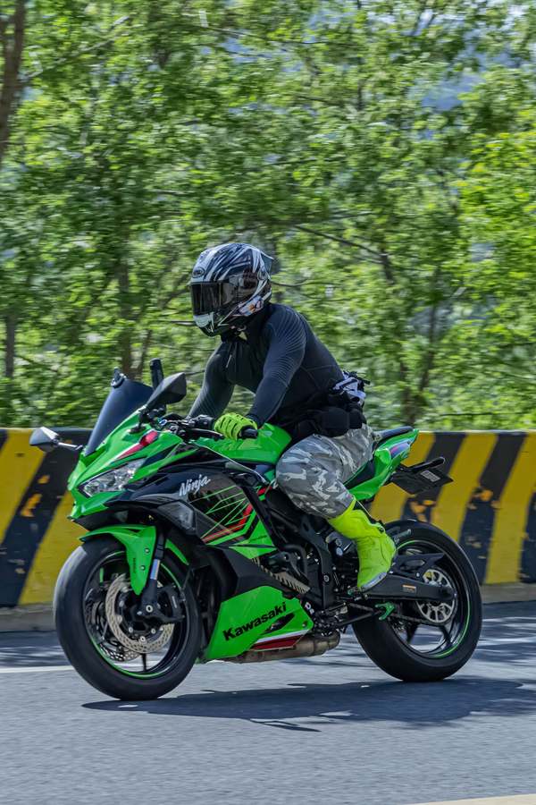 二手川崎ZX-4R