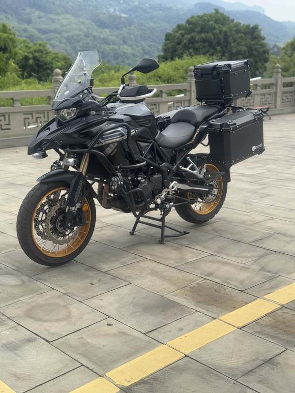 二手贝纳利TRK552