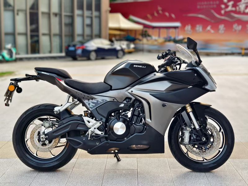 二手贝纳利龙卷风 Tornado 552R