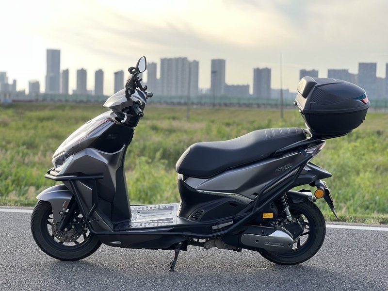 二手QJMOTOR鸿150RS