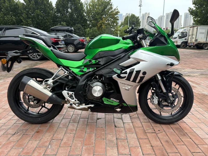 二手贝纳利龙卷风 Tornado 252R