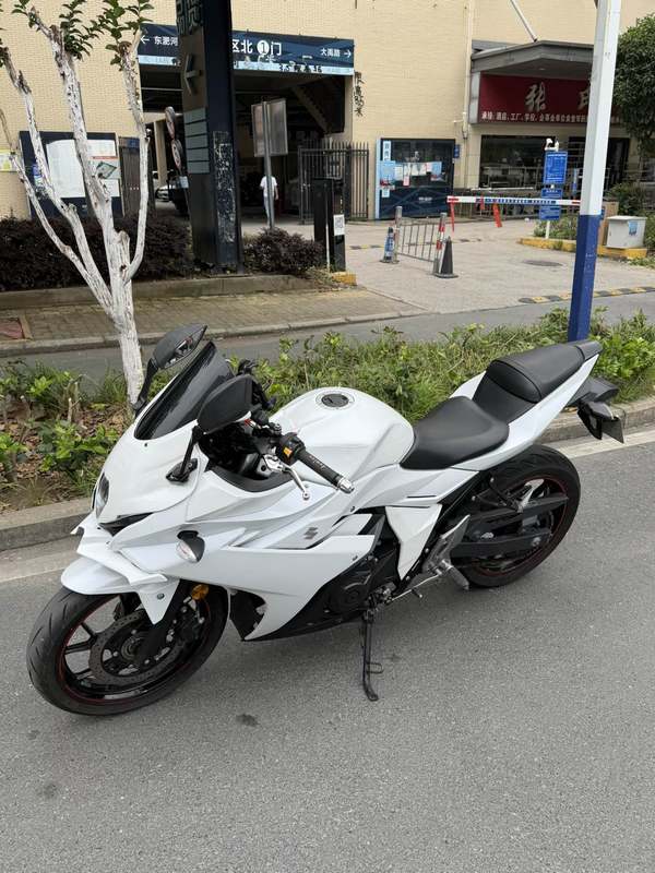 二手豪爵铃木GSX250R