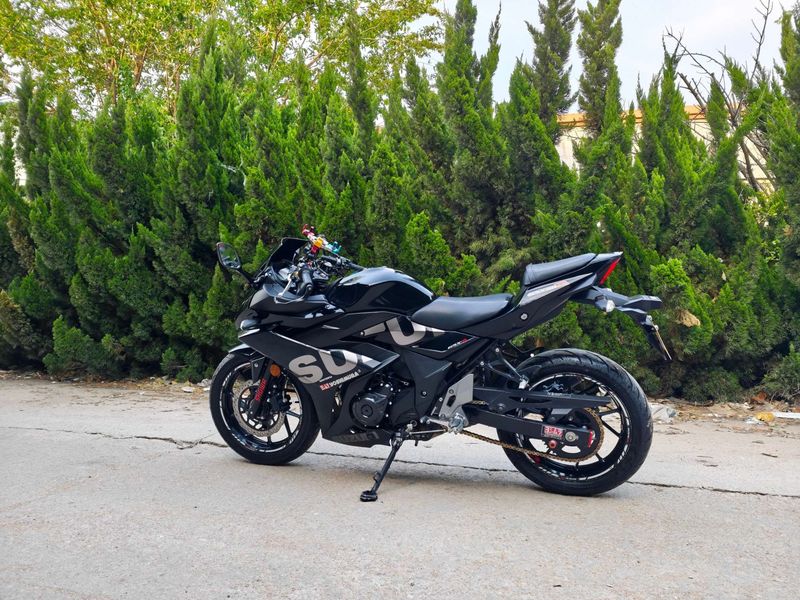 二手豪爵铃木GSX250R