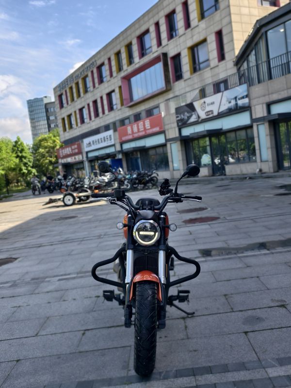 二手QJMOTOR闪300