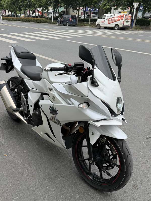 二手豪爵铃木GSX250R