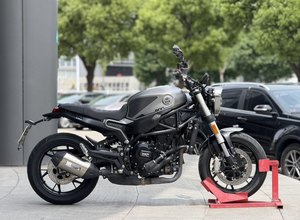二手贝纳利幼狮 Leoncino 800