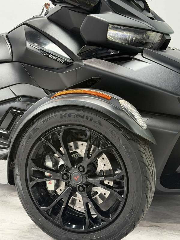 二手庞巴迪Spyder RT