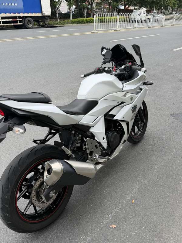 二手豪爵铃木GSX250R