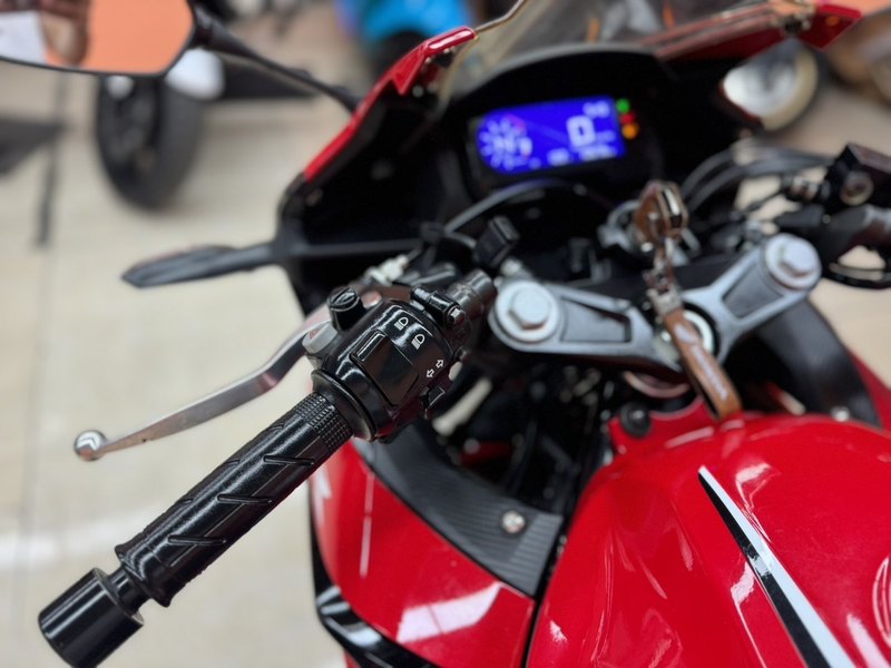 二手本田CBR400R