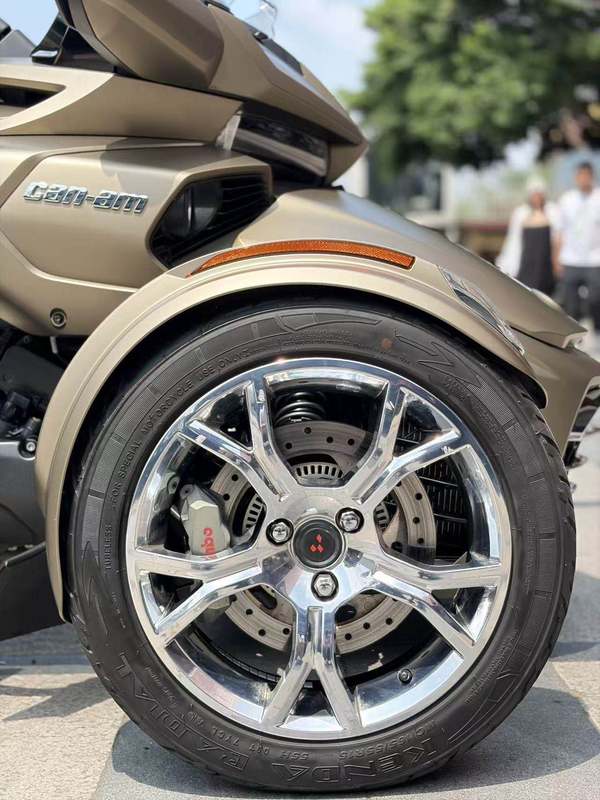 二手庞巴迪Spyder F3 