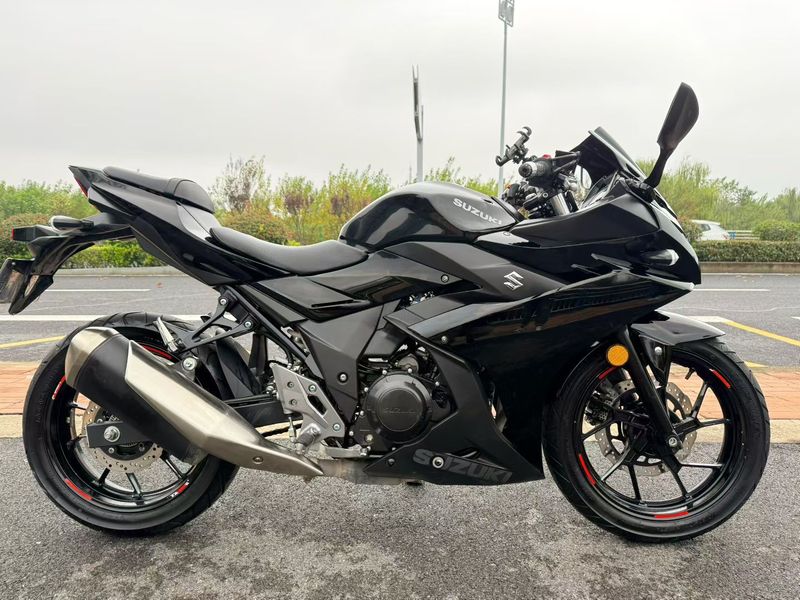 二手豪爵铃木GSX250R