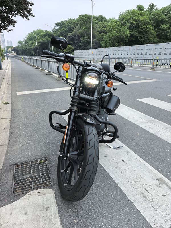 二手哈雷戴维森Iron883 硬汉