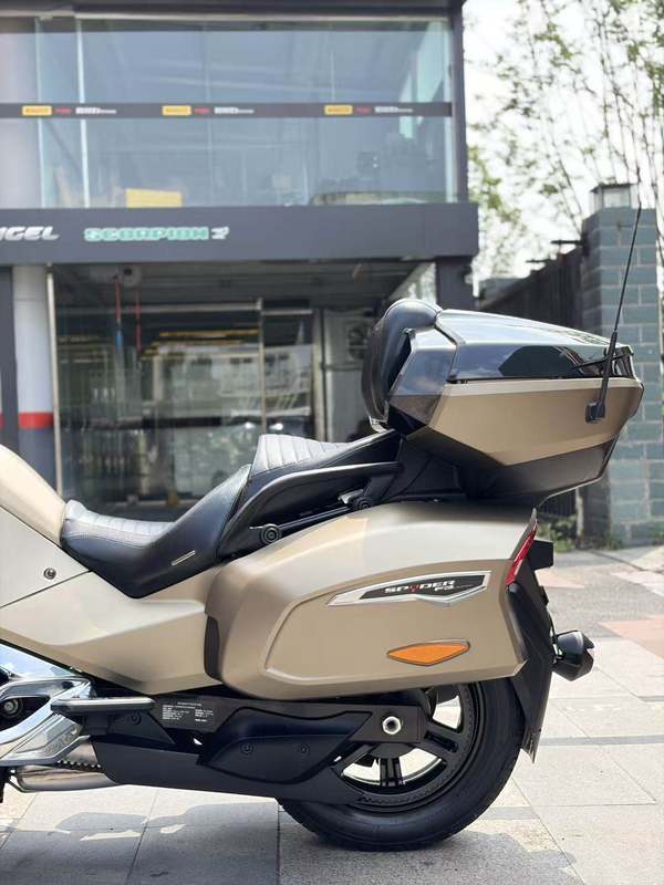 二手庞巴迪Spyder F3 