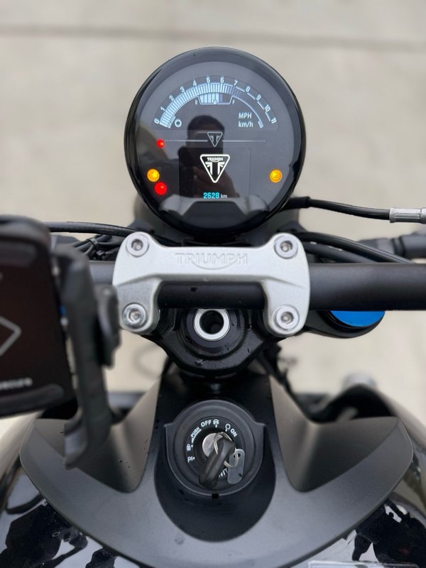 二手凯旋Trident 660