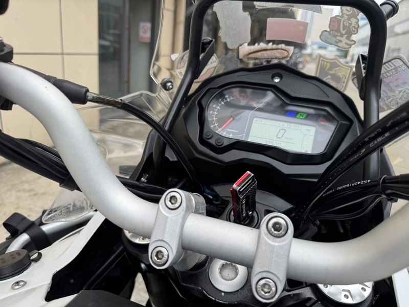二手贝纳利金鹏 TRK502