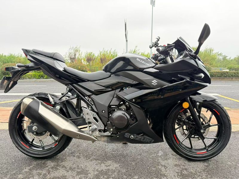 二手豪爵铃木GSX250R