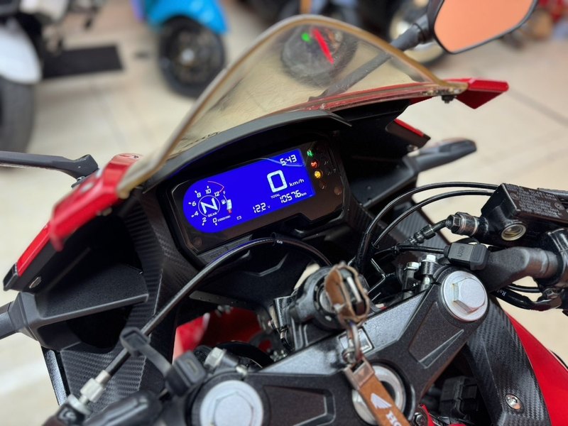 二手本田CBR400R
