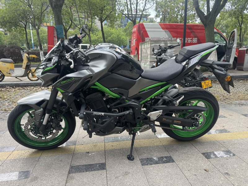 二手川崎Z900
