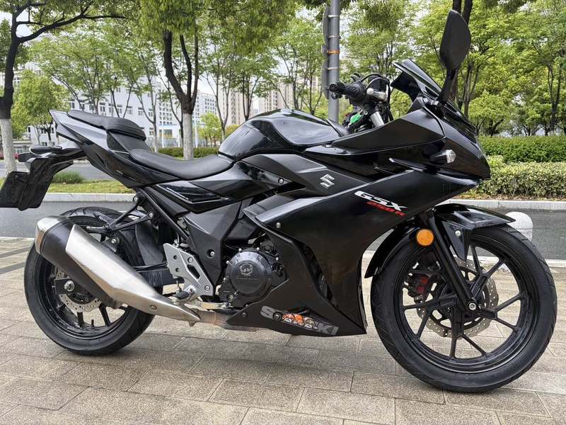 二手豪爵铃木GSX250R