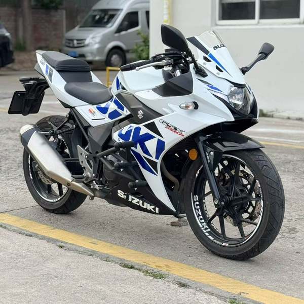 二手豪爵铃木GSX250R