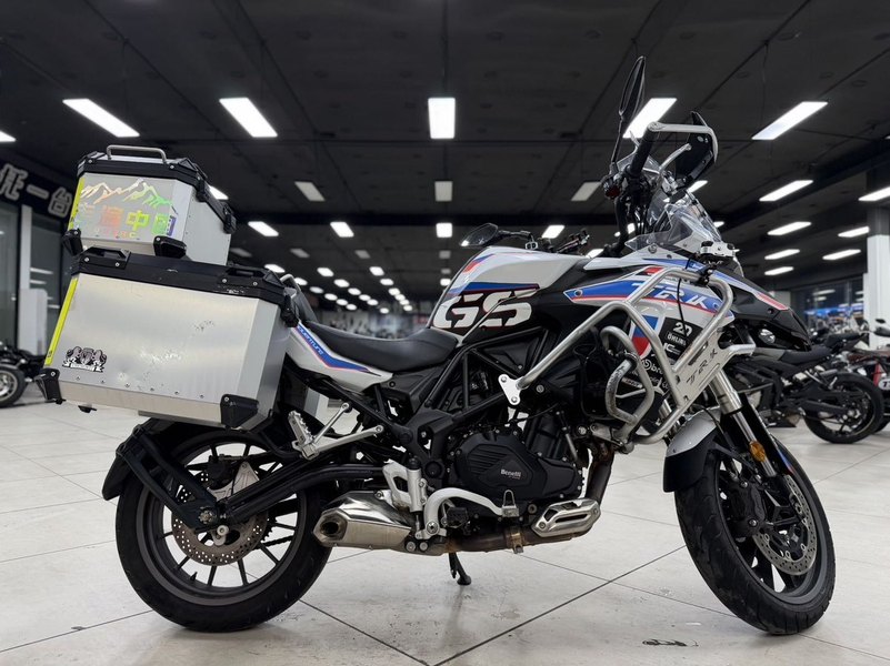 二手贝纳利金鹏 TRK502
