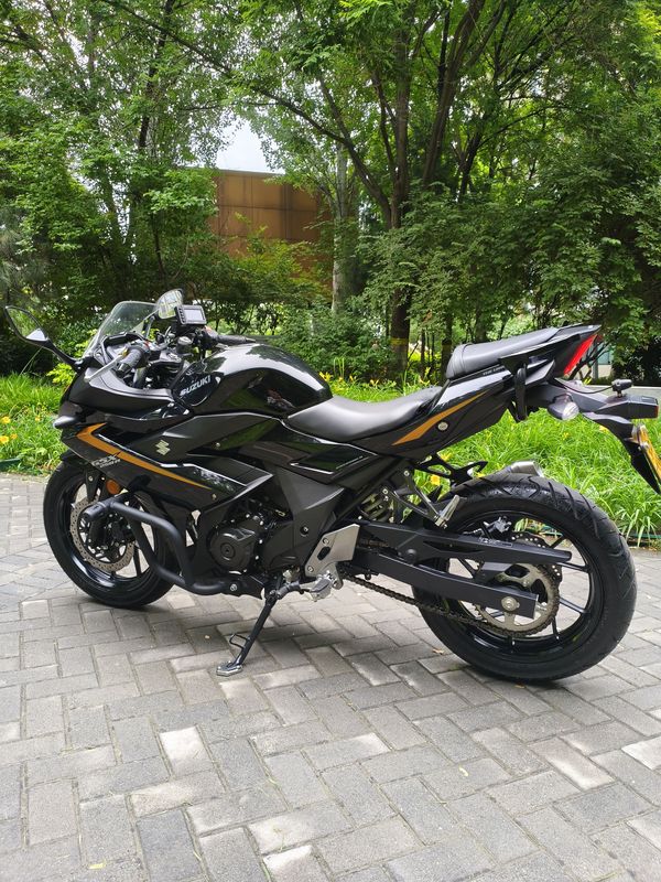 二手豪爵铃木GSX250R