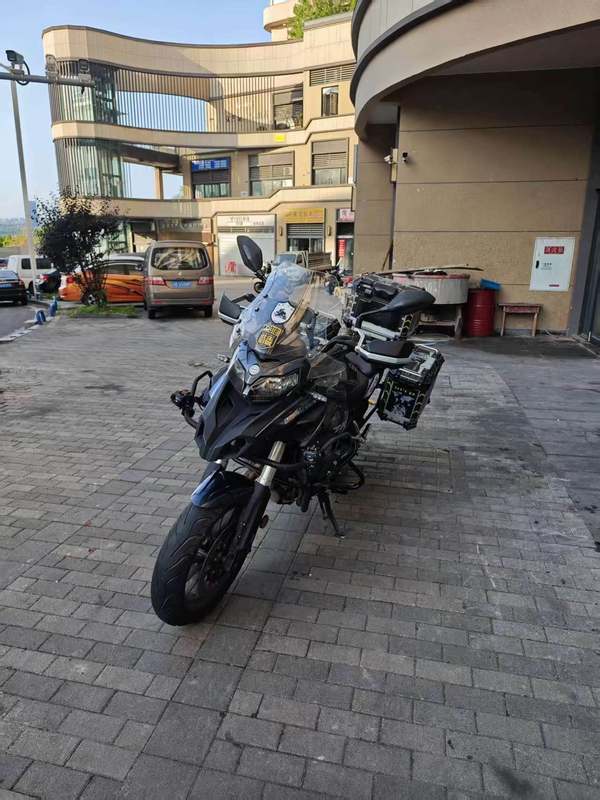 二手贝纳利金鹏 TRK502