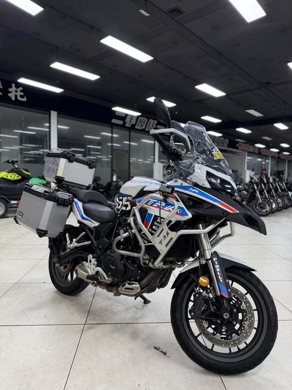 二手贝纳利金鹏 TRK502