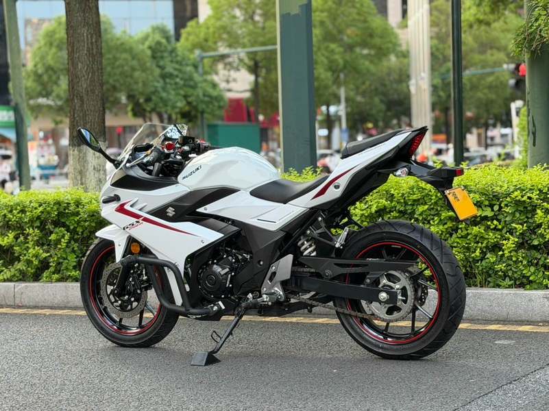 二手豪爵铃木GSX250R