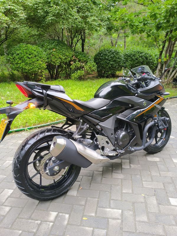二手豪爵铃木GSX250R