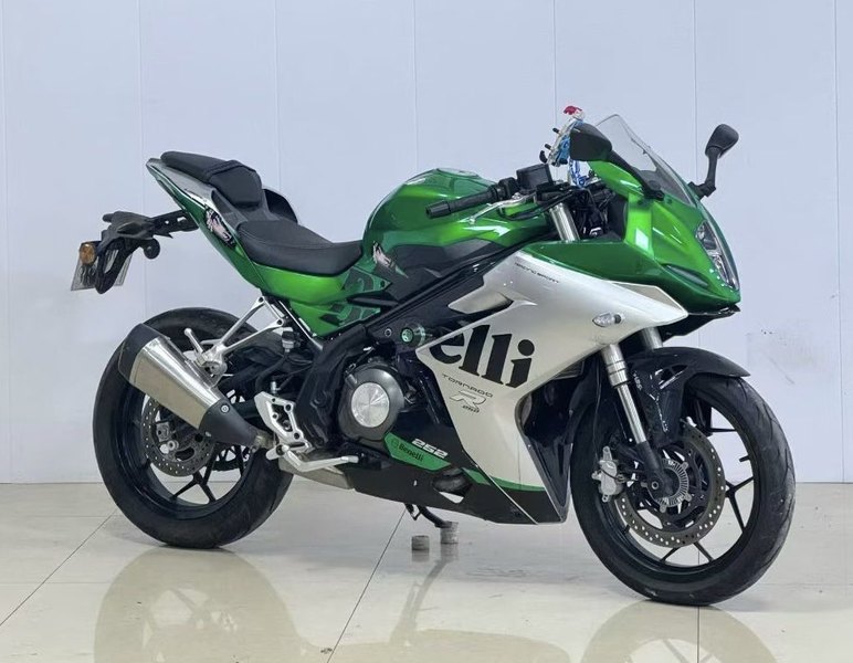 二手贝纳利龙卷风 Tornado 252R