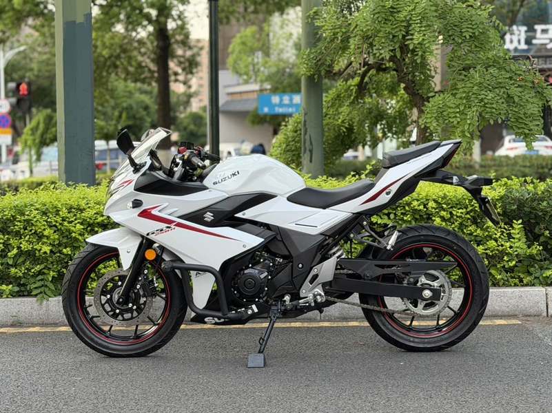 二手豪爵铃木GSX250R