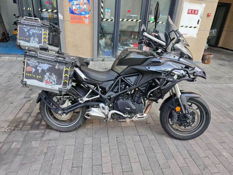 二手贝纳利金鹏 TRK502