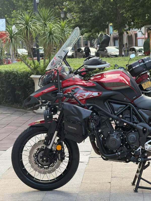 二手贝纳利金鹏 TRK502
