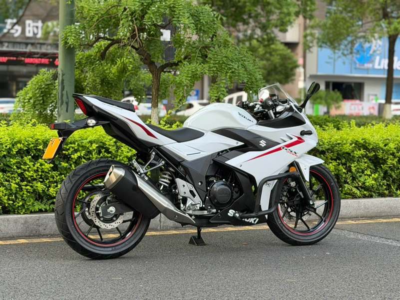 二手豪爵铃木GSX250R