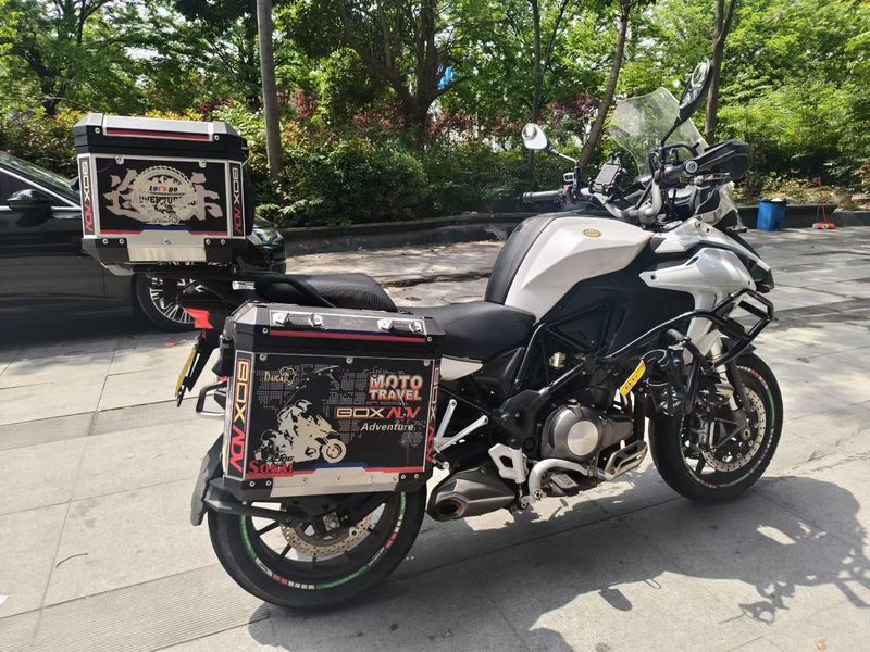二手贝纳利金鹏 TRK502