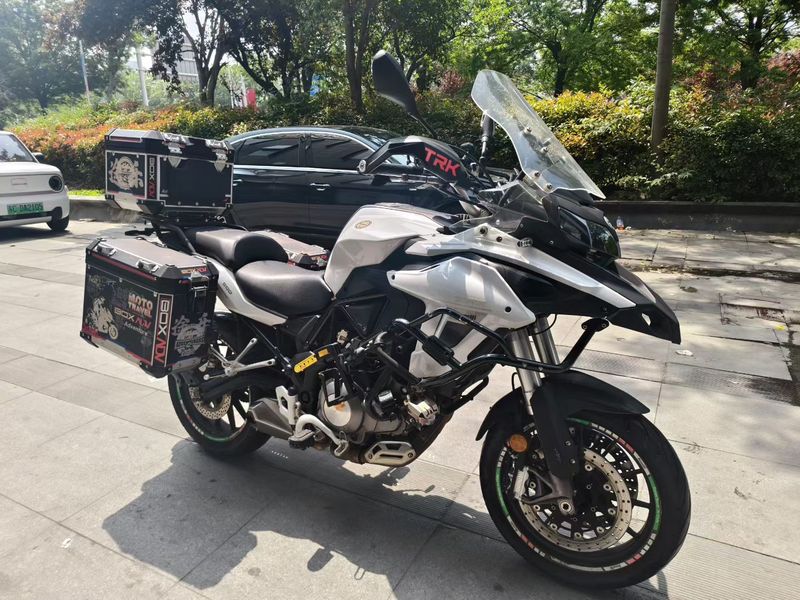 二手贝纳利金鹏 TRK502