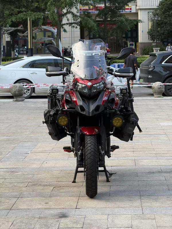 二手贝纳利金鹏 TRK502