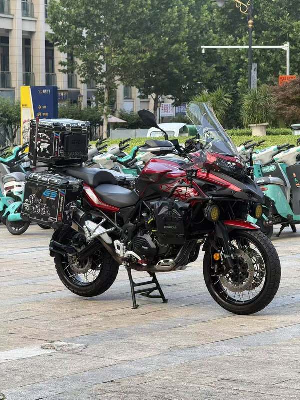 二手贝纳利金鹏 TRK502