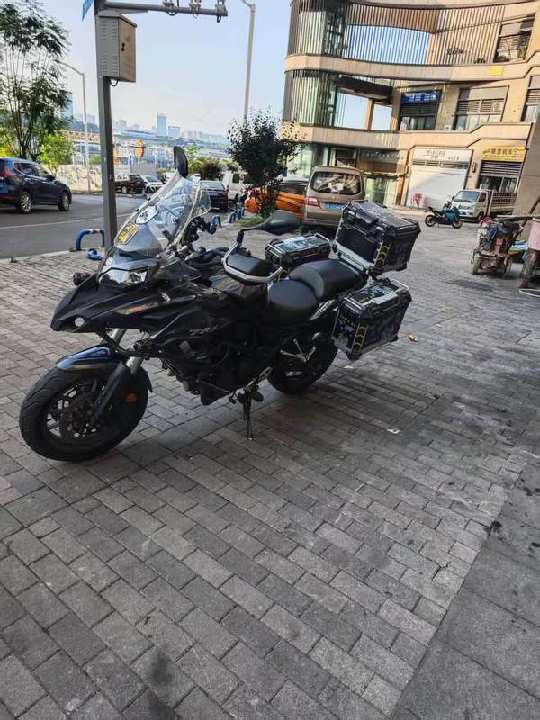 二手贝纳利金鹏 TRK502
